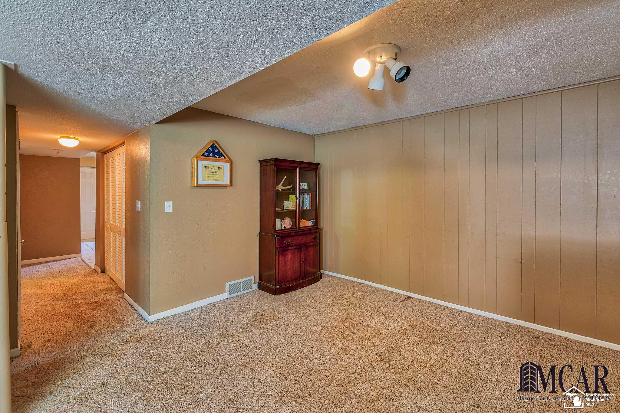 8801 Day Road Monroe, MI 48162 - Photo 17 of 33