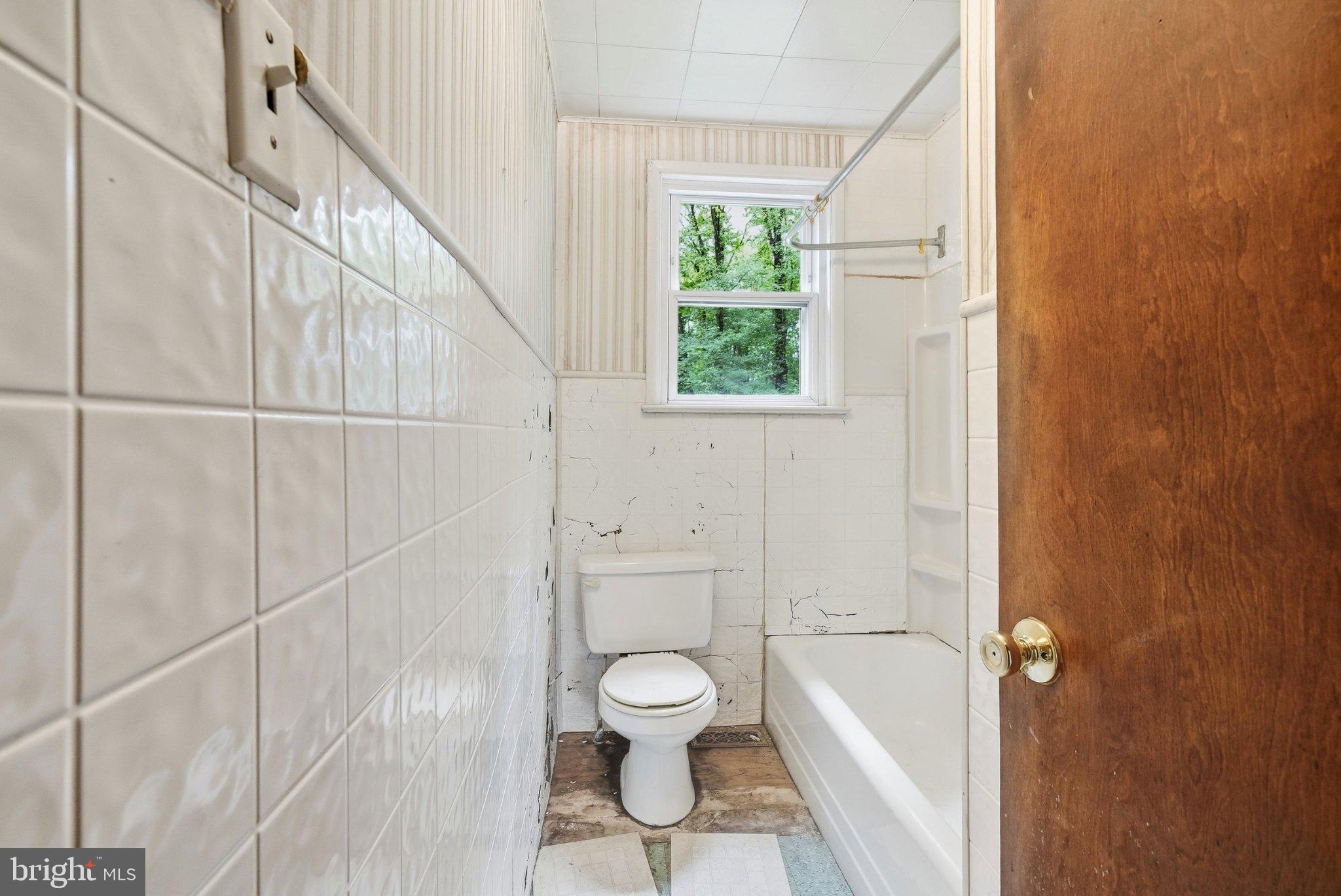 2584 Galloway Road Bensalem, PA 19020 - Photo 20 of 31 Gallery Image 20