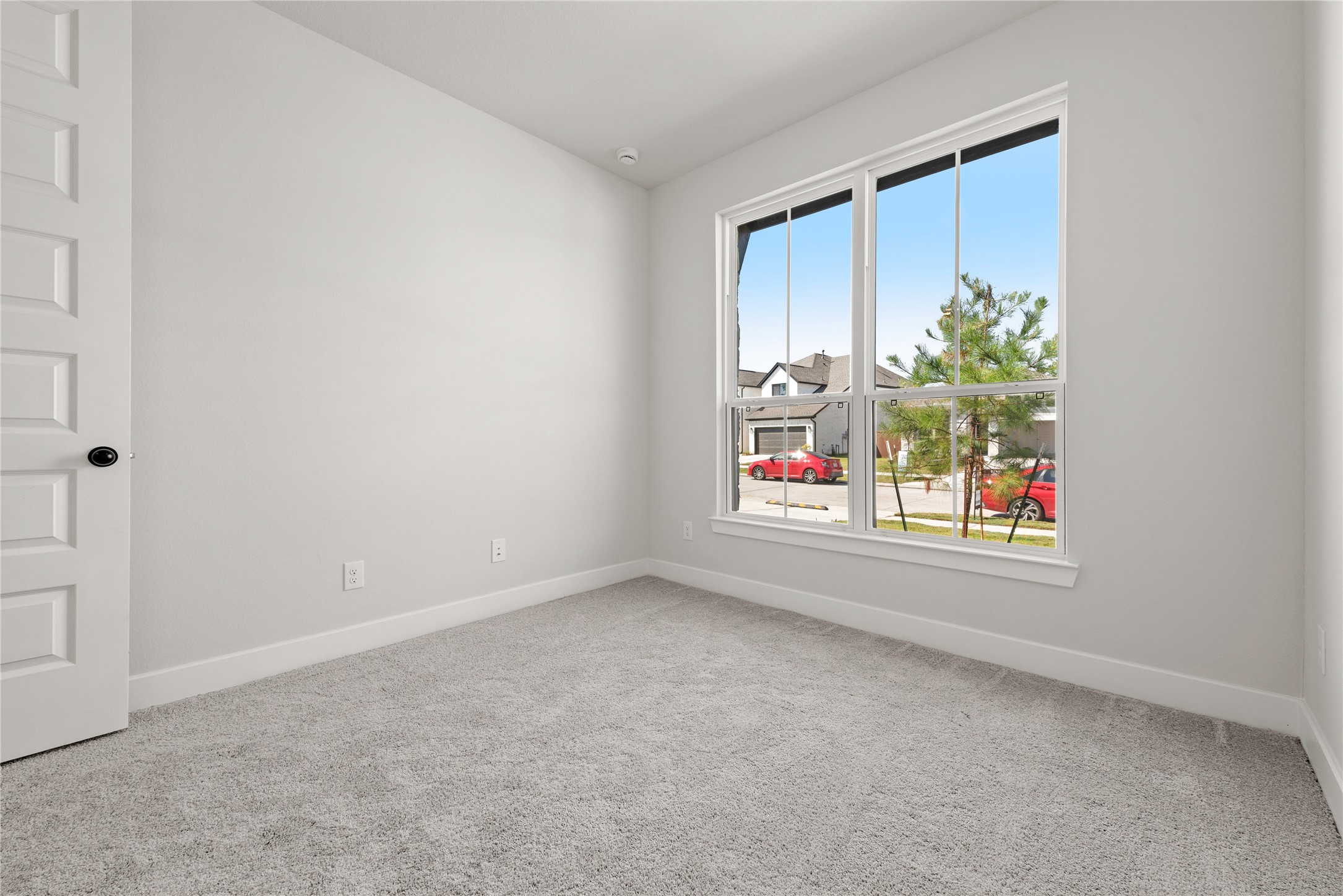 10950 Middle Rdg Drive Missouri City, TX 77459 - Photo 12 of 21 an empty room with windows
