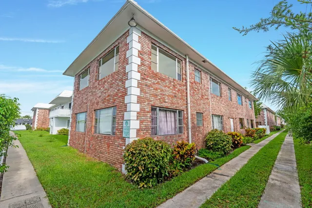 $159,999 | 418 South Cypress Road, Unit 128, Pompano Beach, FL 33060