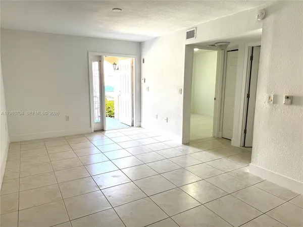 $2,350 | 1260 Southeast 28th Court, Unit 104, Homestead, FL 33035