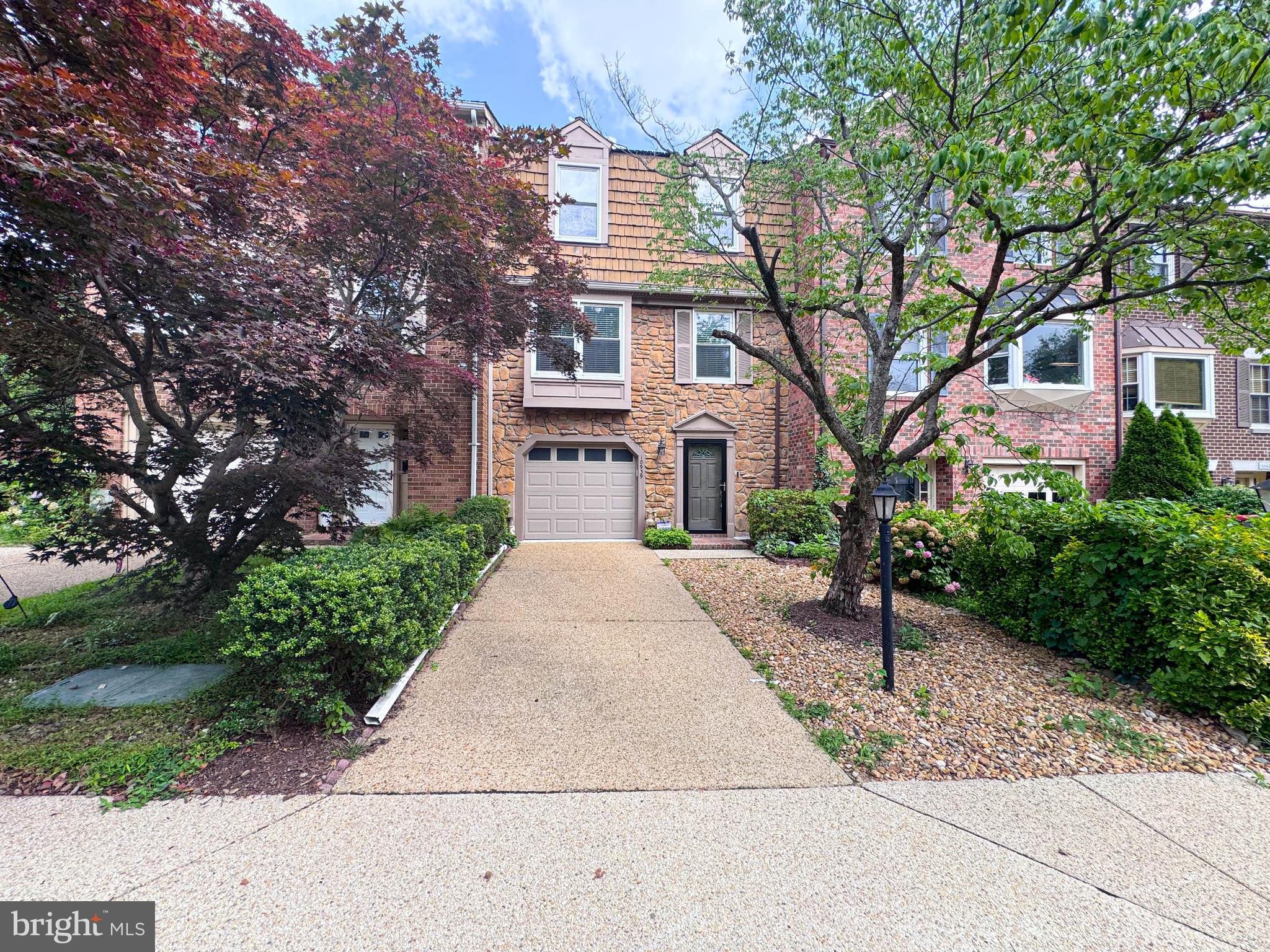 10939 Pebble Run Drive Silver Spring, MD 20902 - Photo 8 of 92