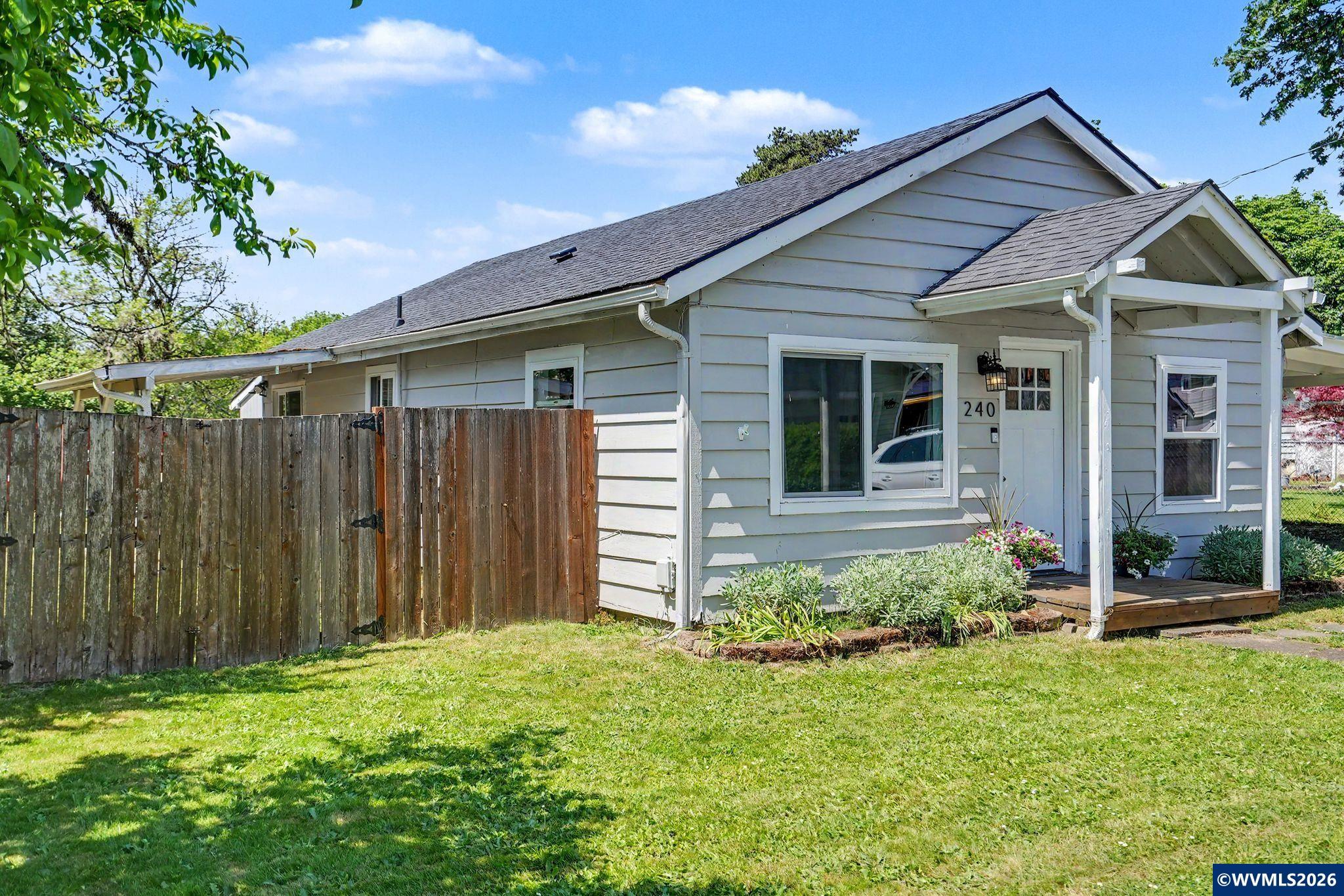 240 Thorpe Street Independence, OR 97351 - Photo 2 of 31