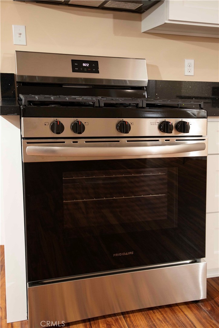 22729 Marbella Avenue Carson, CA 90745 - Photo 46 of 57 a close view of stove top oven