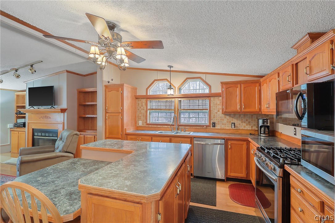 814 County Rte 6 Volney, NY 13069 - Photo 15 of 50