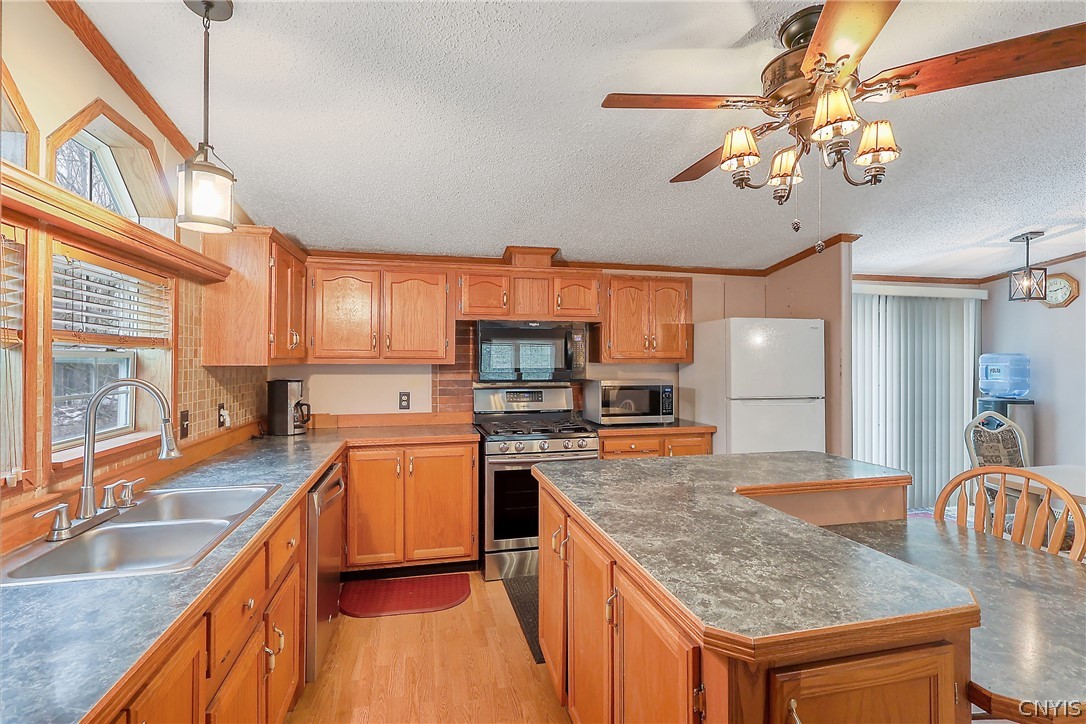 814 County Rte 6 Volney, NY 13069 - Photo 17 of 50