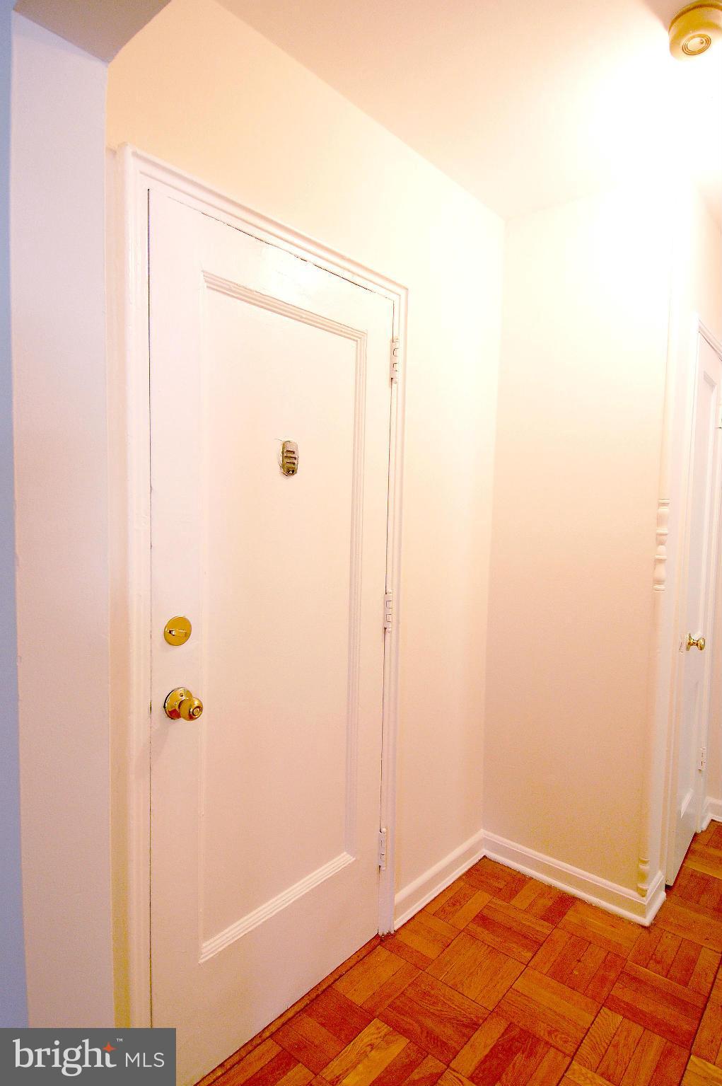 4000 Beecher Street Northwest, Unit 101 Washington, DC 20007 - Photo 2 of 26 a view of a small room