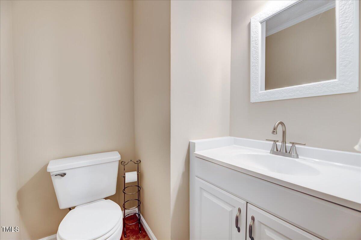 5610 Hamstead Crossing Raleigh, NC 27612 - Photo 8 of 30 Half Bath