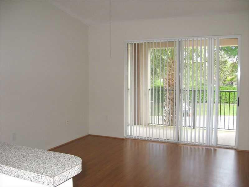8020 North Nob Hill Road, Unit 207 Tamarac, FL 33321 - Photo 3 of 30 Living Room