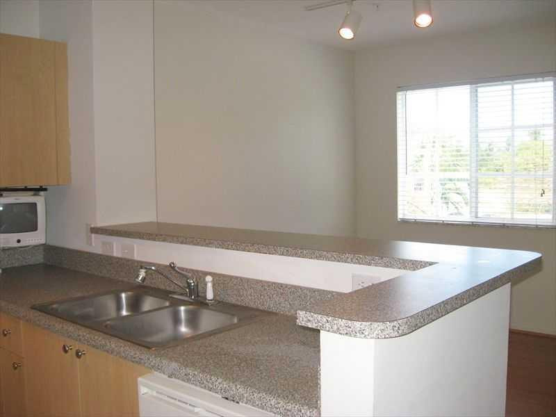 8020 North Nob Hill Road, Unit 207 Tamarac, FL 33321 - Photo 5 of 30 Kitchen