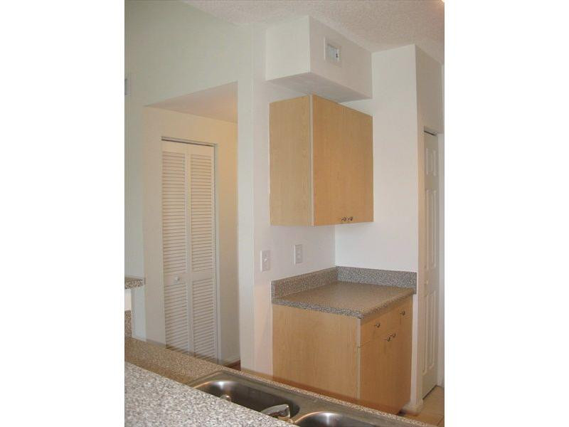 8020 North Nob Hill Road, Unit 207 Tamarac, FL 33321 - Photo 6 of 30 Kitchen