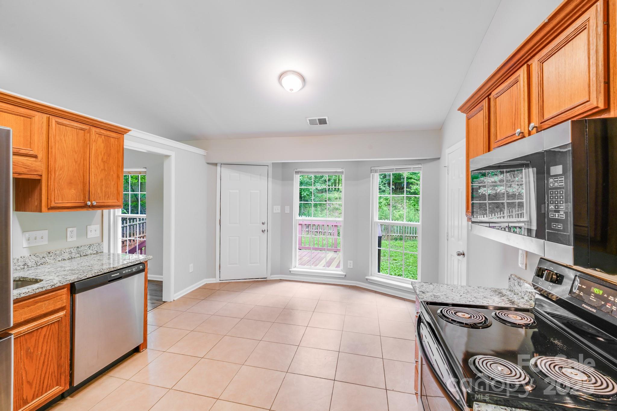 9000 Vagabond Road Charlotte, NC 28227 - Photo 5 of 29 Gallery Image 5
