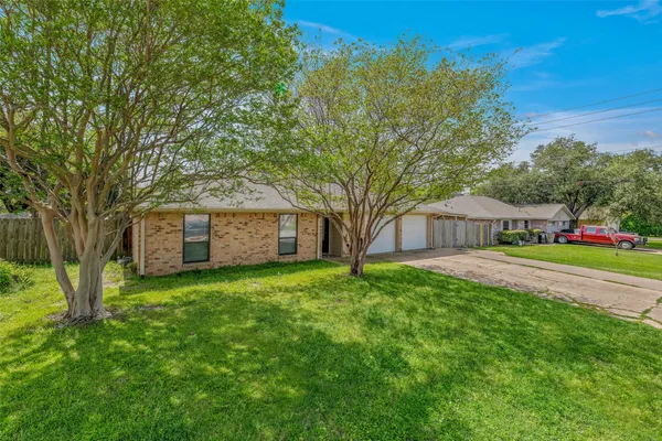 $329,000 | 4310 Green Valley Drive, Bryan, TX 77802