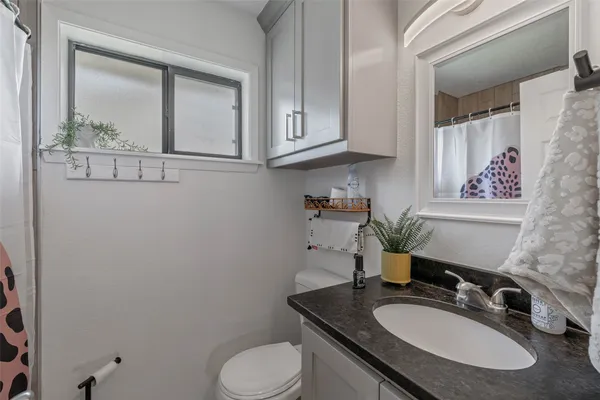 $329,000 | 4310 Green Valley Drive, Bryan, TX 77802