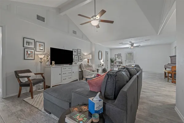 $329,000 | 4310 Green Valley Drive, Bryan, TX 77802