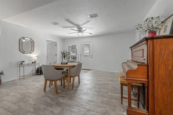 $329,000 | 4310 Green Valley Drive, Bryan, TX 77802