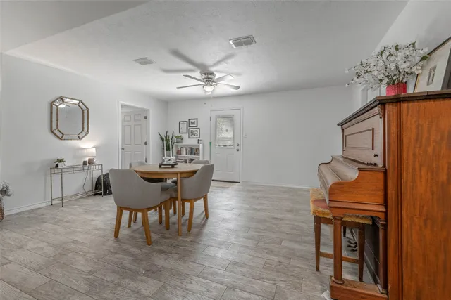 $329,000 | 4310 Green Valley Drive, Bryan, TX 77802