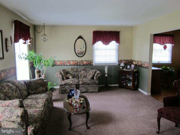 707 West Rolling Road Springfield, PA 19064 - Photo 2 of 21