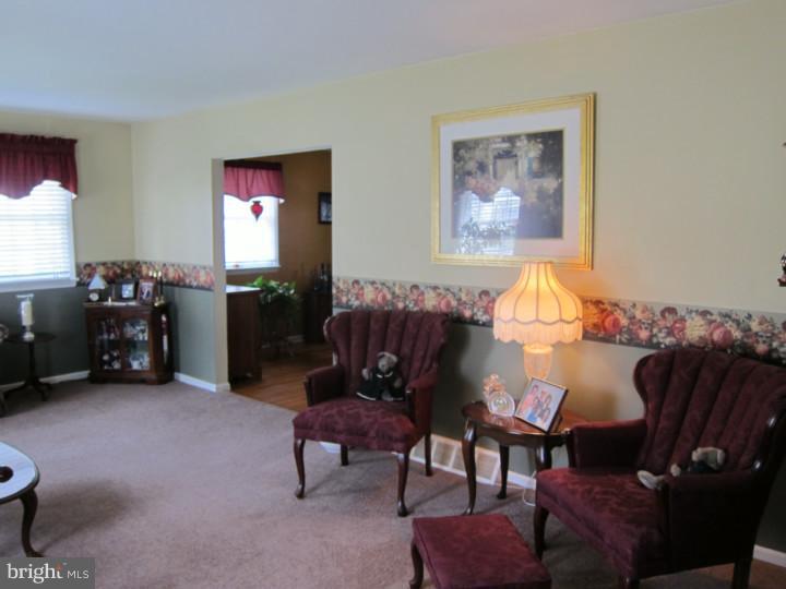 707 West Rolling Road Springfield, PA 19064 - Photo 4 of 21
