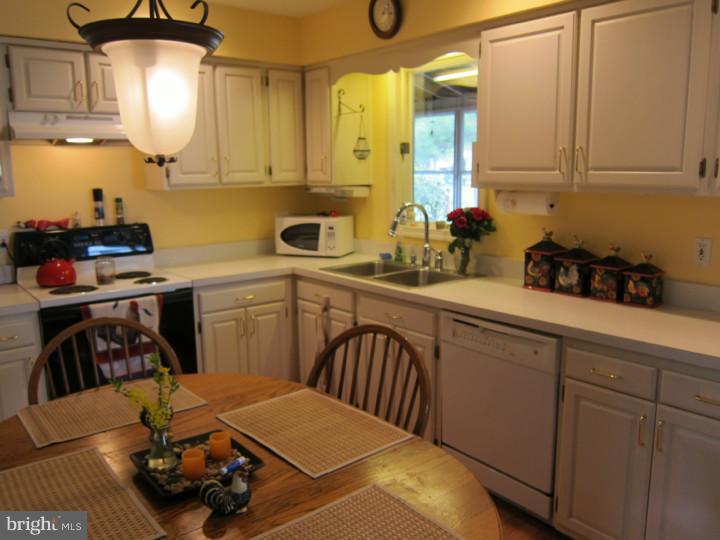707 West Rolling Road Springfield, PA 19064 - Photo 7 of 21