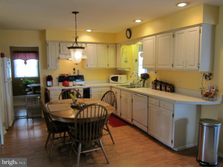 707 West Rolling Road Springfield, PA 19064 - Photo 8 of 21