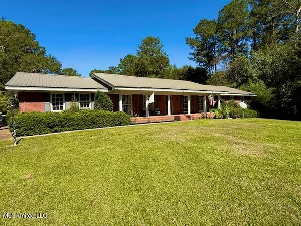$225,000 | 621 Magnolia Avenue Northwest, Magee, MS 39111