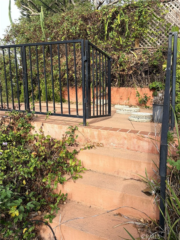 3457 Greenfield Avenue Los Angeles, CA 90034 - Photo 13 of 17 Backyard: Patio Area