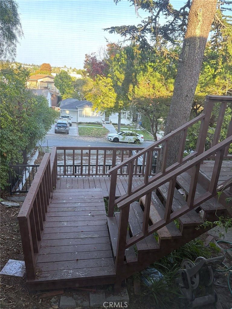 3457 Greenfield Avenue Los Angeles, CA 90034 - Photo 15 of 17 Front stairs to Deck