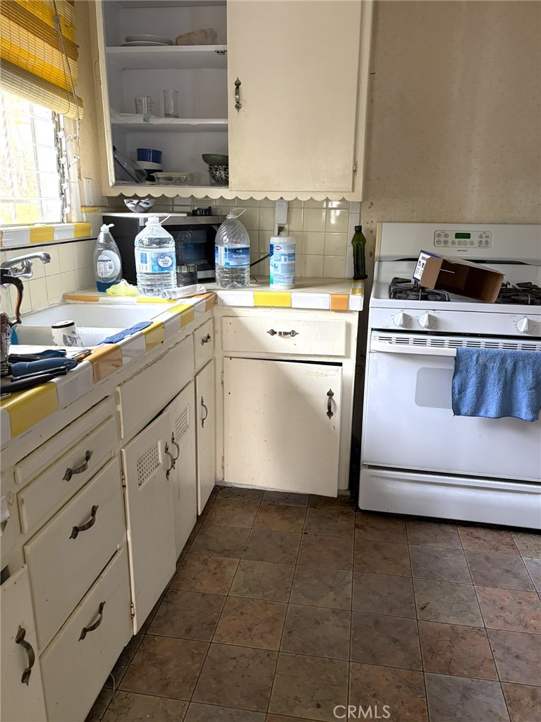 3457 Greenfield Avenue Los Angeles, CA 90034 - Photo 6 of 17