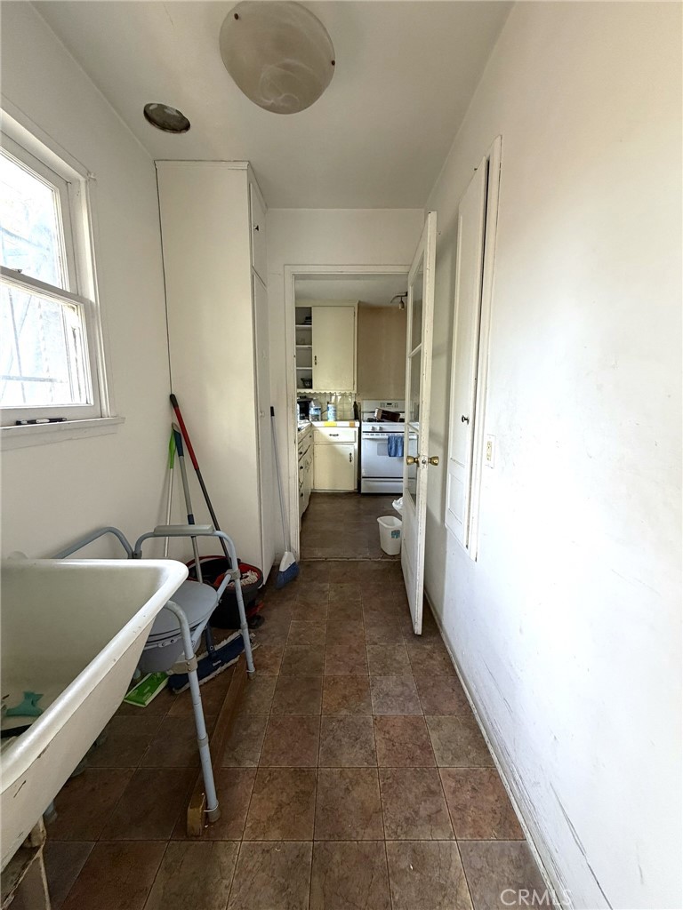 3457 Greenfield Avenue Los Angeles, CA 90034 - Photo 7 of 17 Laundry Room off Kitchen
