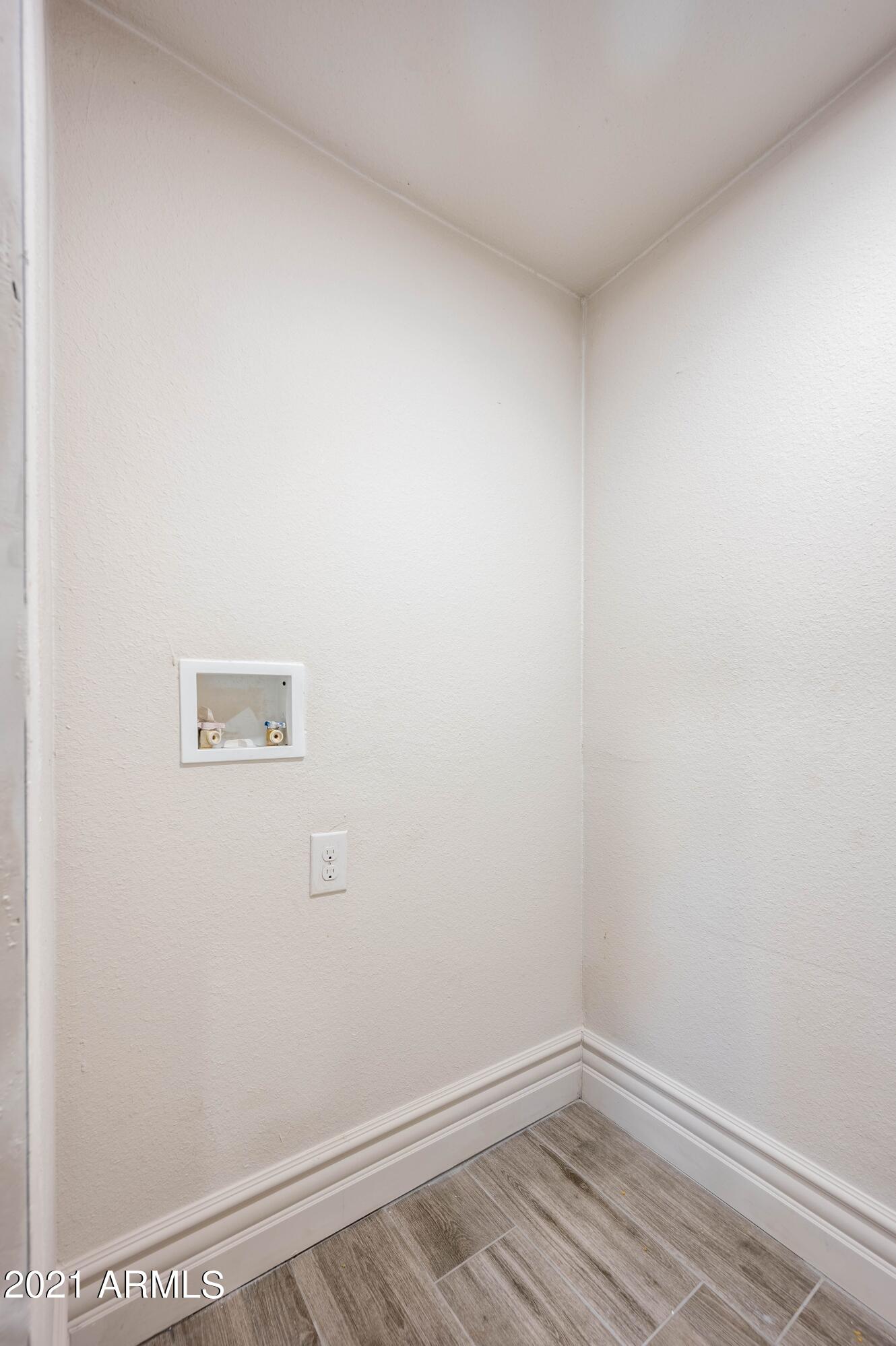 805 South 1st Avenue Phoenix, AZ 85003 - Photo 13 of 23 Laundry Room