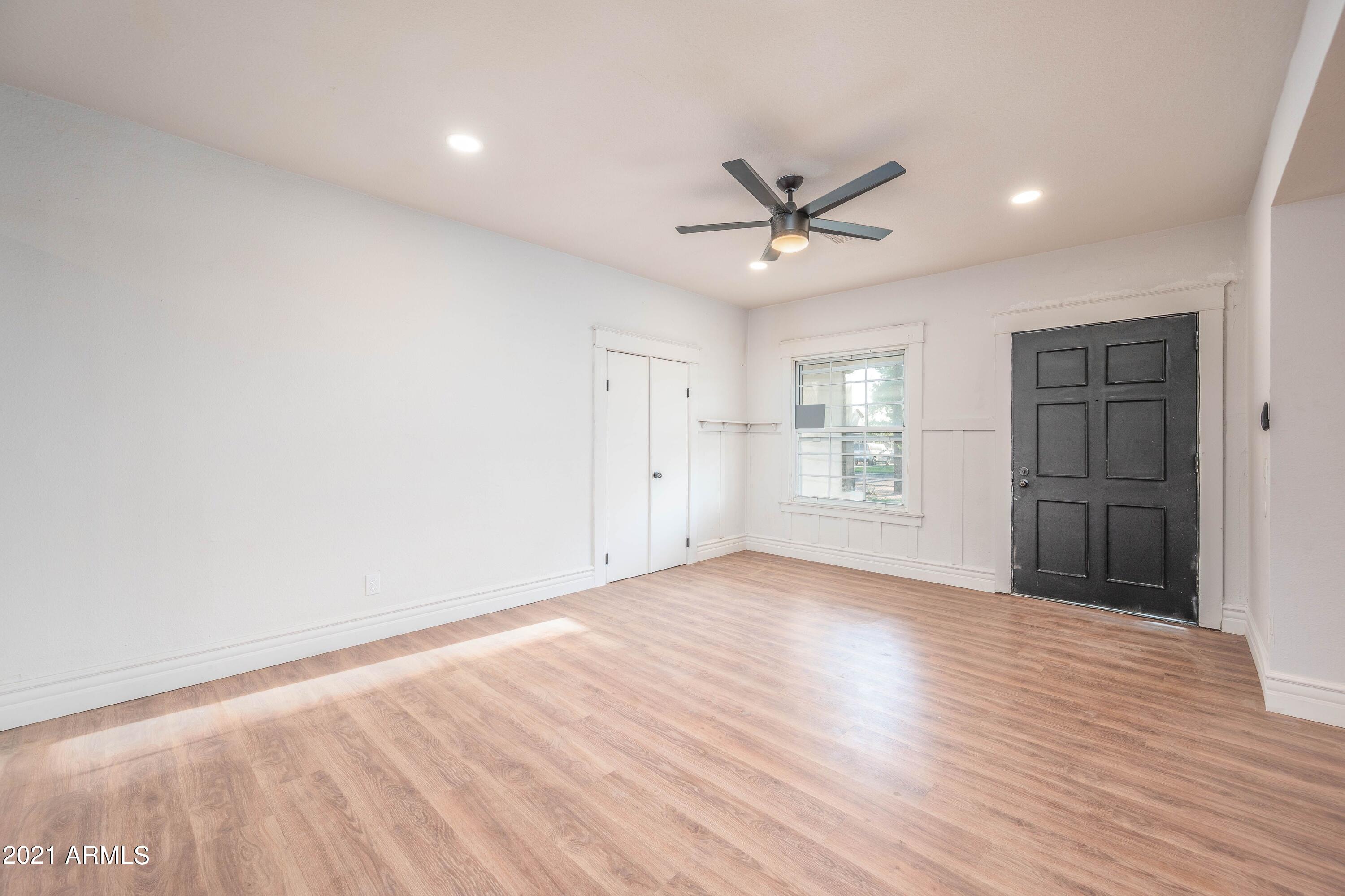 805 South 1st Avenue Phoenix, AZ 85003 - Photo 6 of 23 Family Room