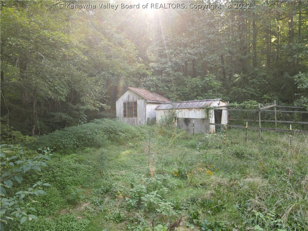 9674 Charleston Road Walton, WV 25286 - Photo 8 of 13 Gallery Image 8