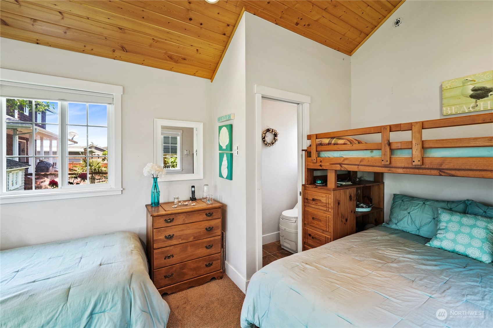 4233 Edens Road Anacortes, WA 98221 - Photo 35 of 40 Gallery Image 35