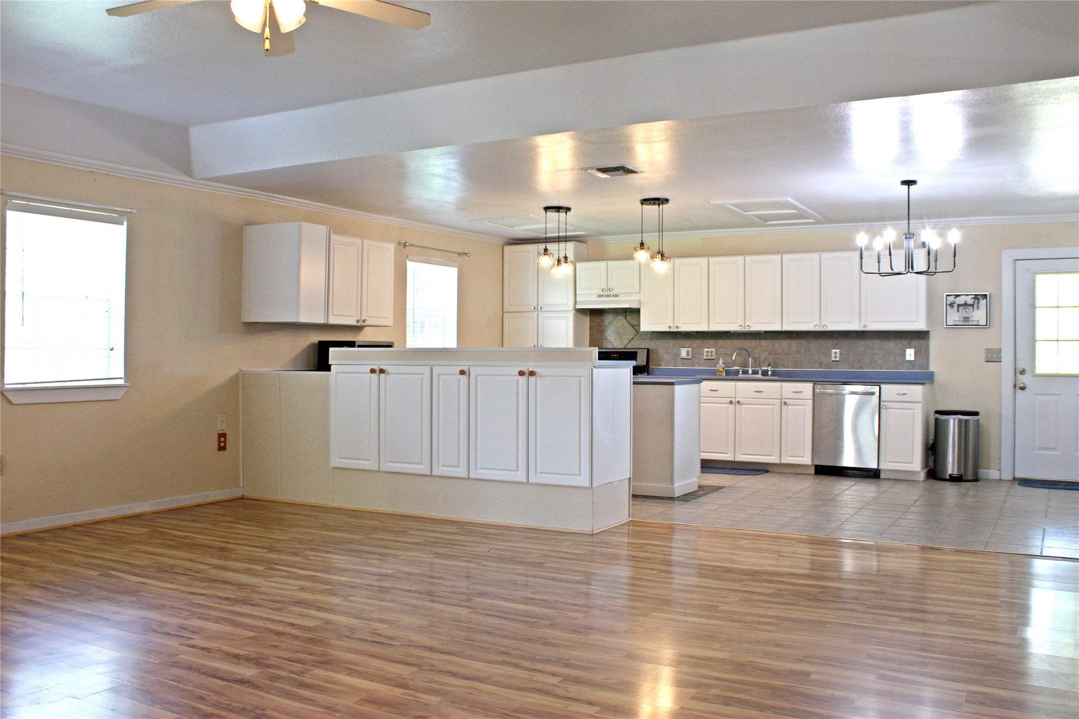 2042 Willow Springs Road Fayetteville, TX 78940 - Photo 12 of 42 a view of kitchen with wooden floor
