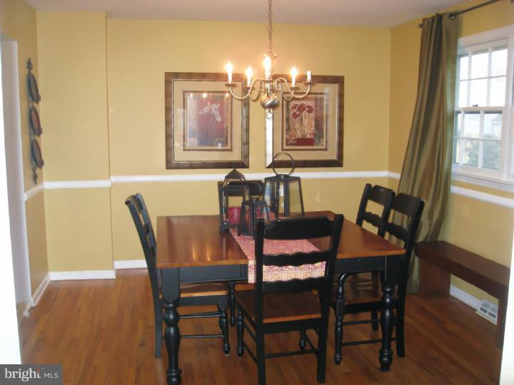 525 Faraday Road Hockessin, DE 19707 - Photo 4 of 24 Dining Room