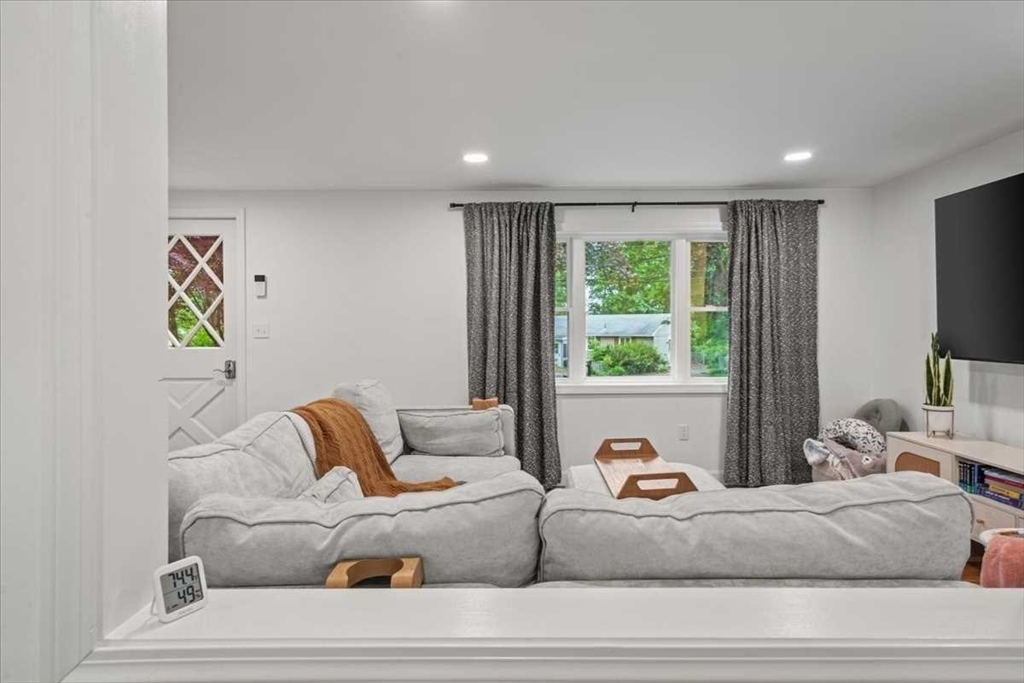15 Smithville Road Spencer, MA 01562 - Photo 11 of 38 Gallery Image 11