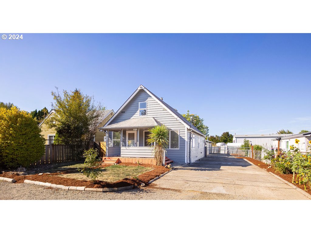 a house view with a outdoor space