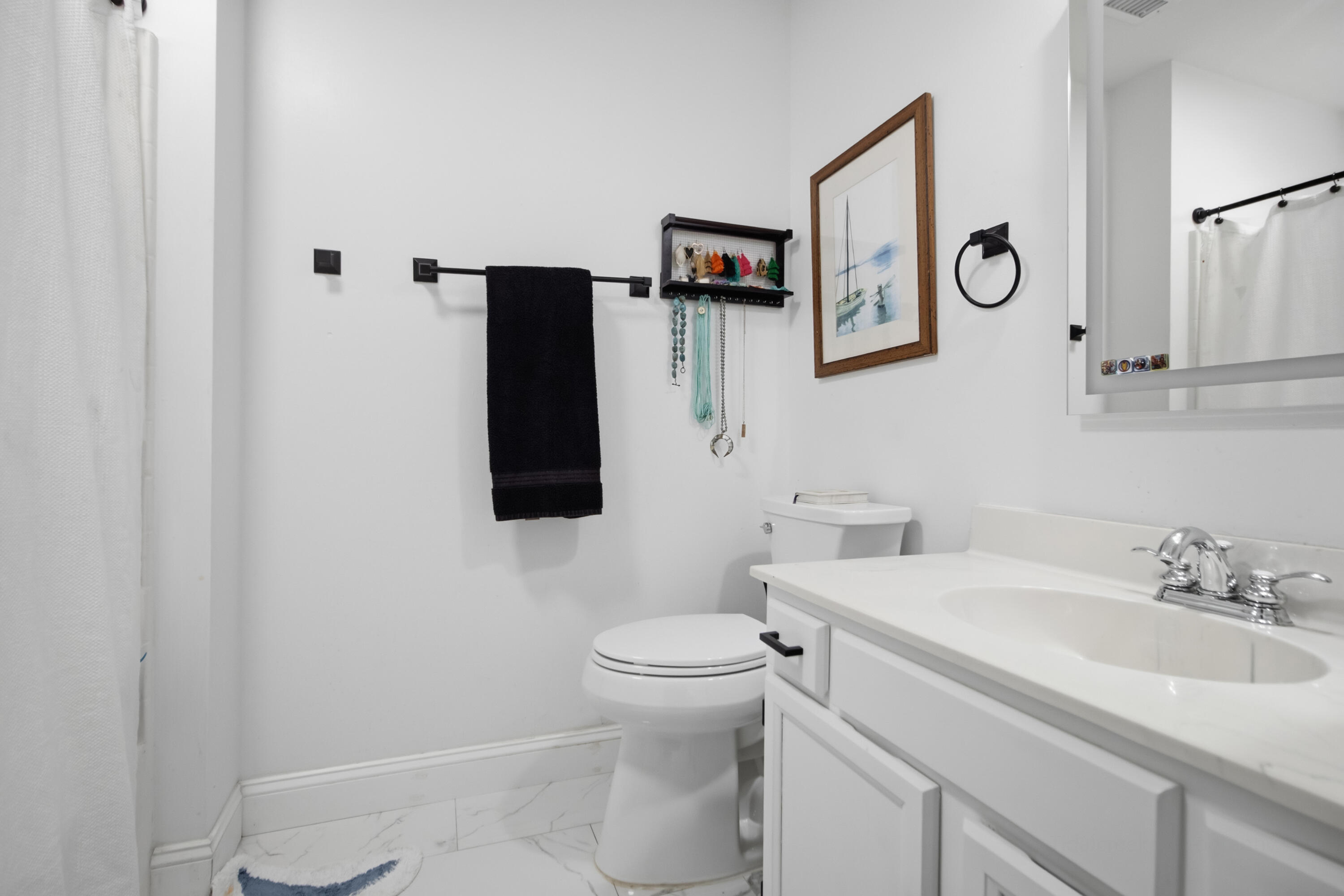 300 Spring Hill Lane Mount Pleasant, SC 29464 - Photo 16 of 21 Bathroom