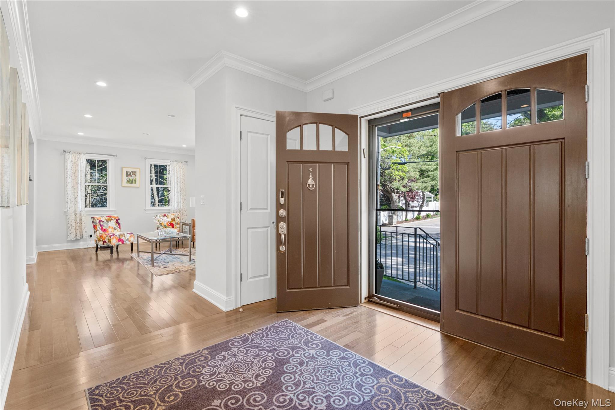 17 Clover Place New Rochelle, NY 10805 - Photo 4 of 50