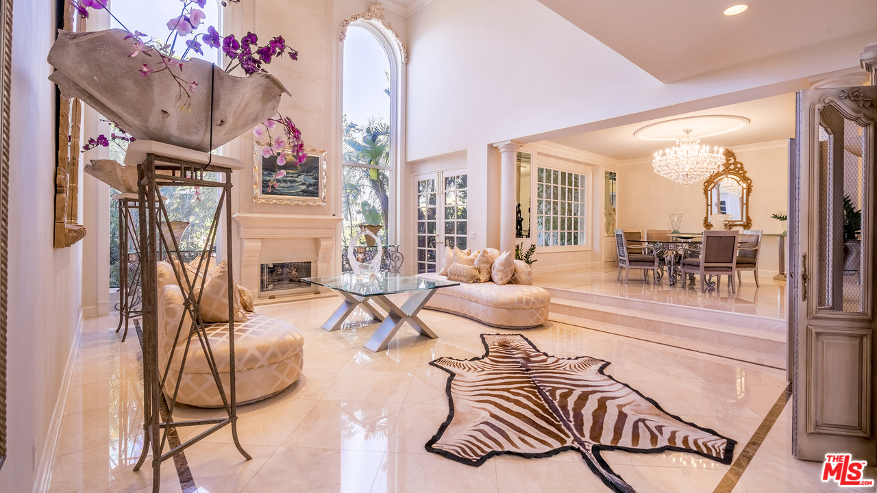 2204 Canyonback Road Los Angeles, CA 90049 - Photo 2 of 38