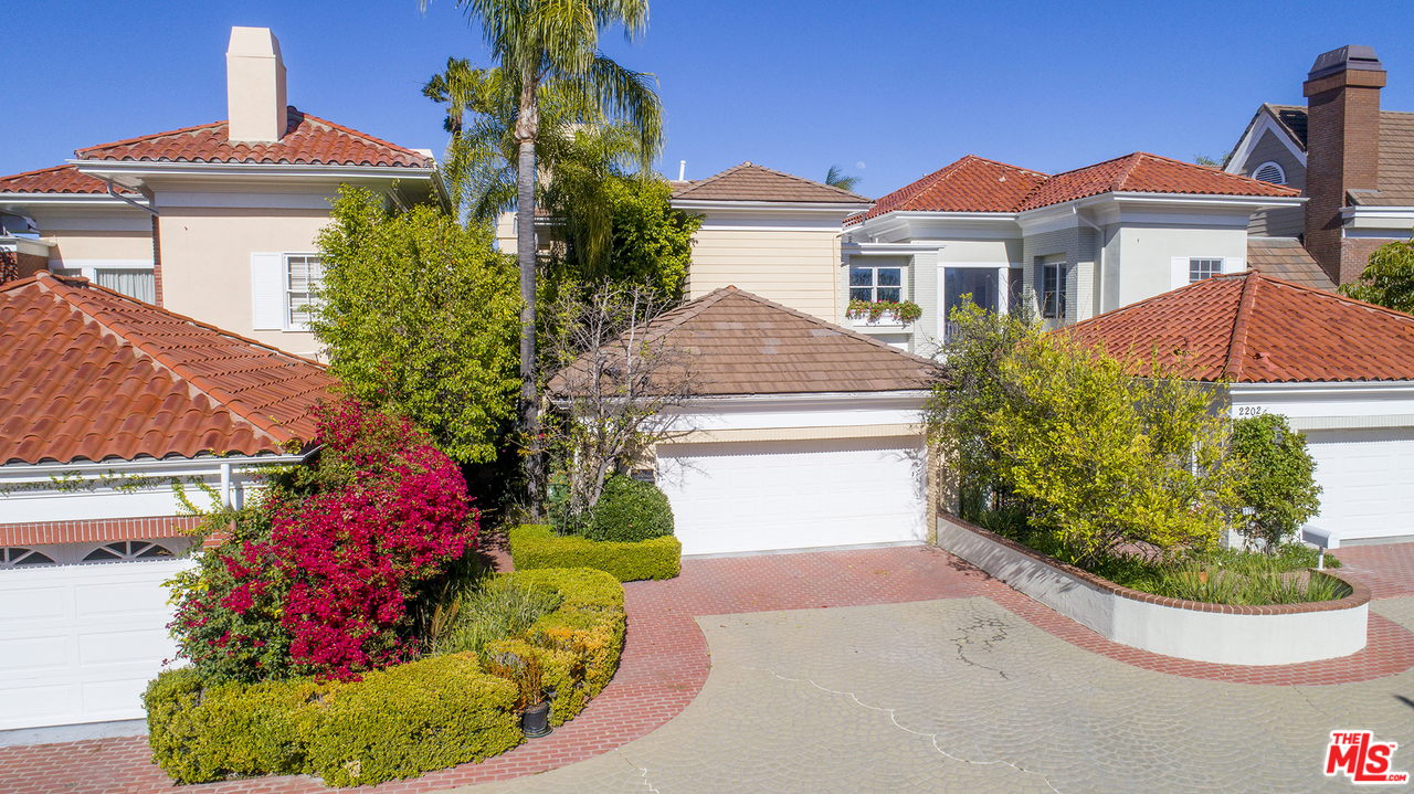 2204 Canyonback Road Los Angeles, CA 90049 - Photo 22 of 38