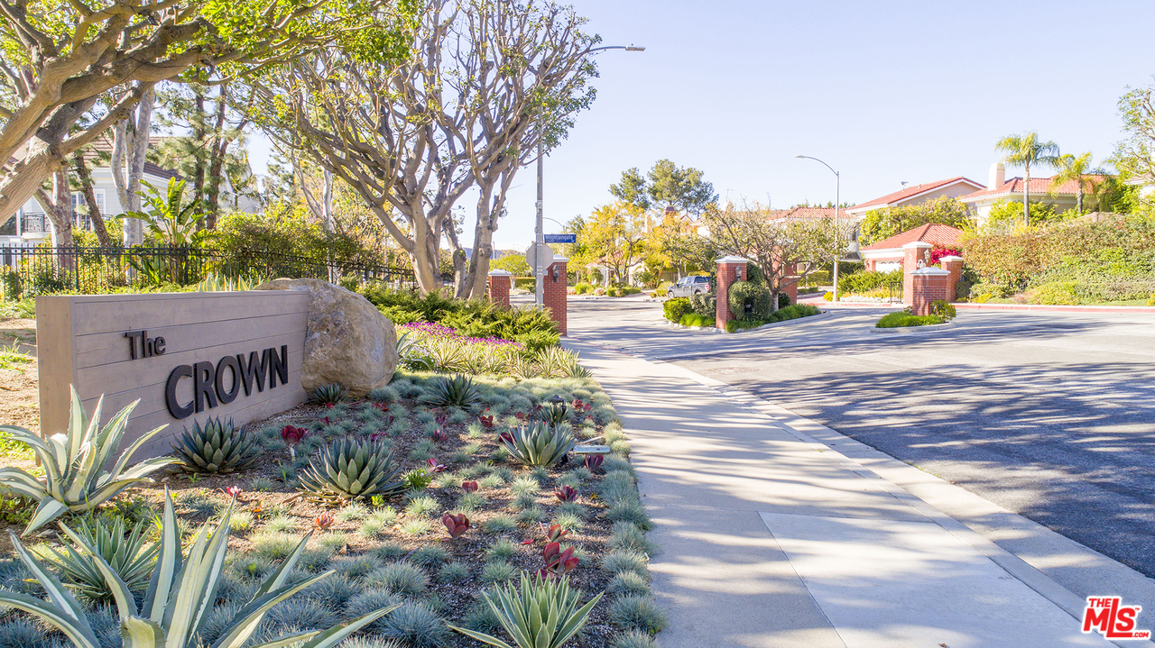 2204 Canyonback Road Los Angeles, CA 90049 - Photo 27 of 38