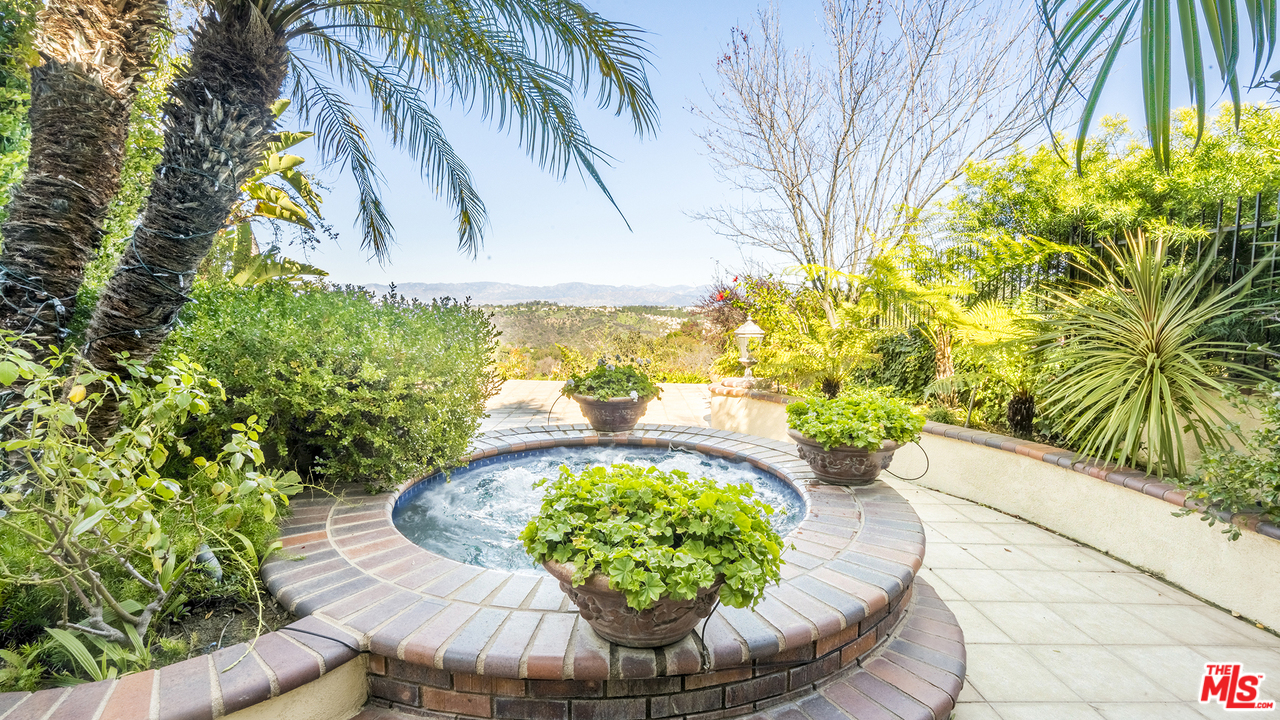 2204 Canyonback Road Los Angeles, CA 90049 - Photo 30 of 38