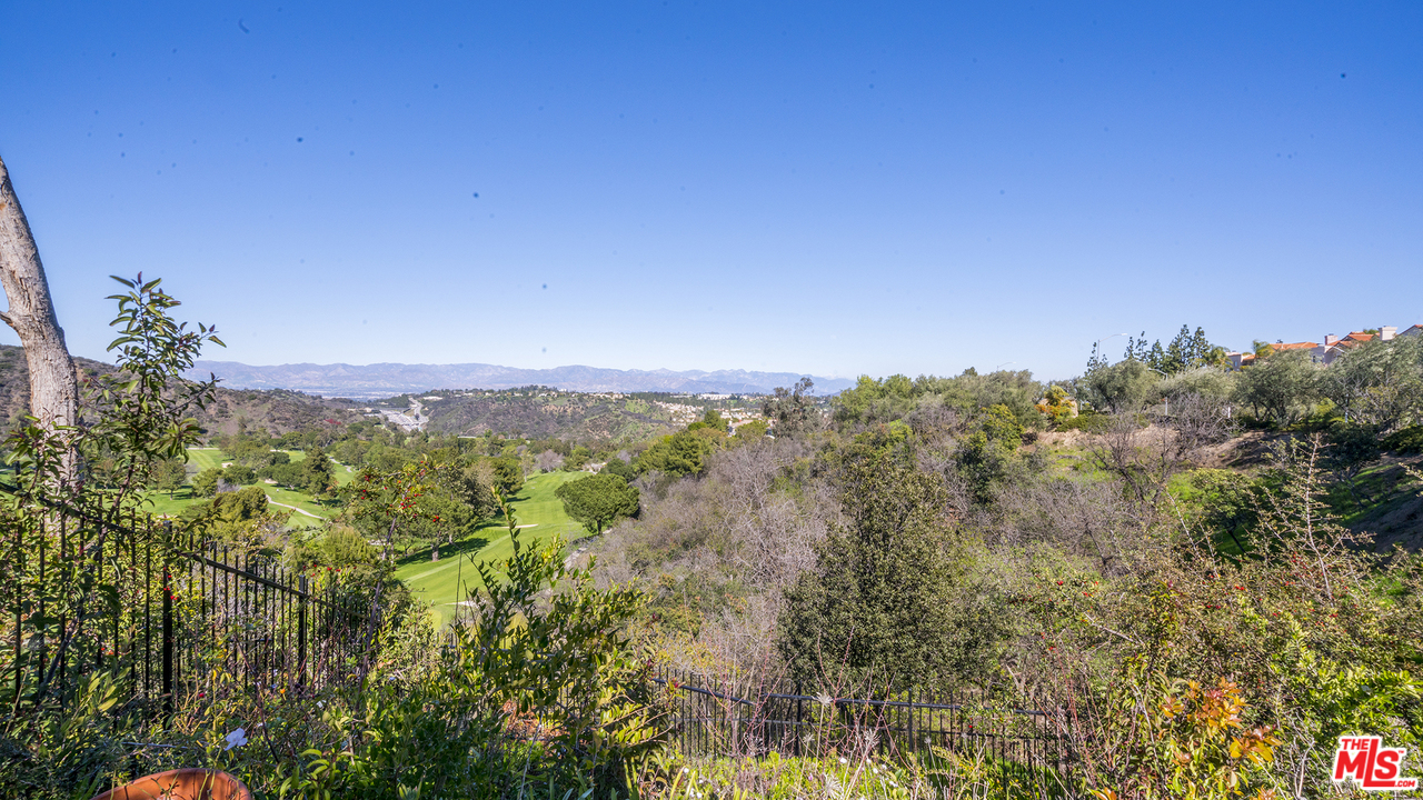 2204 Canyonback Road Los Angeles, CA 90049 - Photo 33 of 38