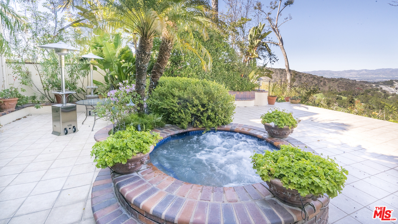 2204 Canyonback Road Los Angeles, CA 90049 - Photo 34 of 38