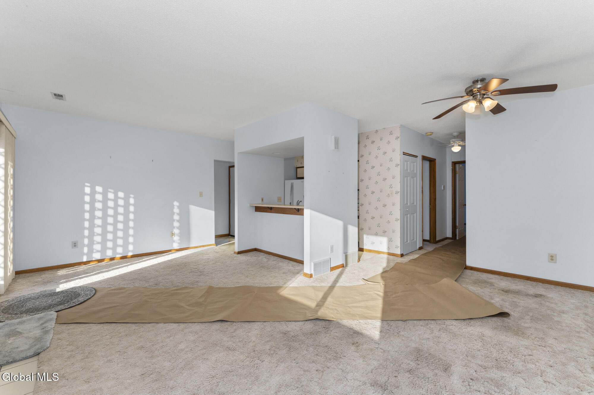 1976 Curry Road, Unit A102 Rotterdam, NY 12303 - Photo 6 of 23 Great room b