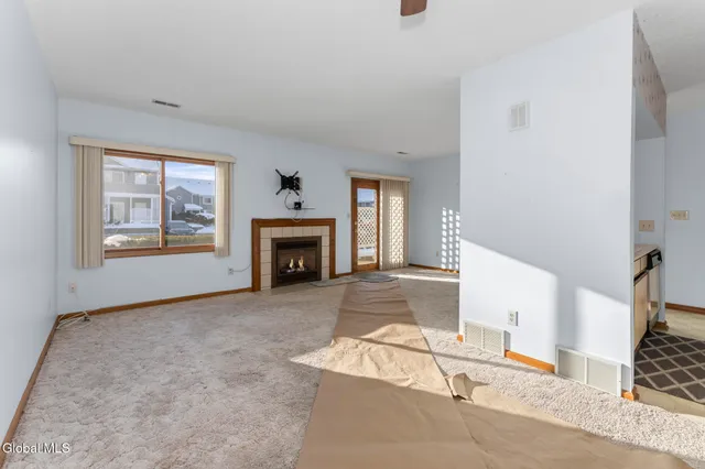 $197,000 | 1976 Curry Road, Unit A102, Rotterdam, NY 12303