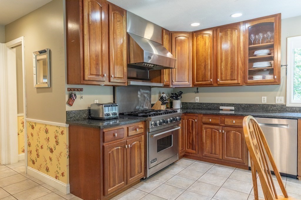 404 State Street Belchertown, MA 01007 - Photo 11 of 42