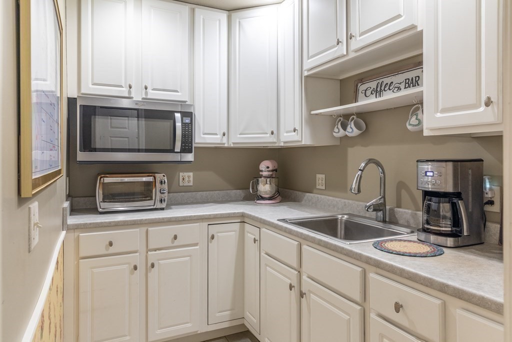 404 State Street Belchertown, MA 01007 - Photo 16 of 42